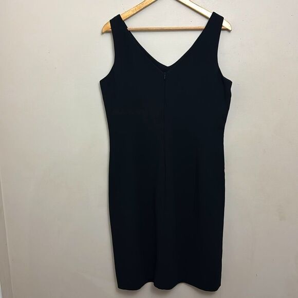 Jones NY V-neck Sleeveless Sheath Dress Black size14 Party LBD Minimalist Career - Picture 2 of 7